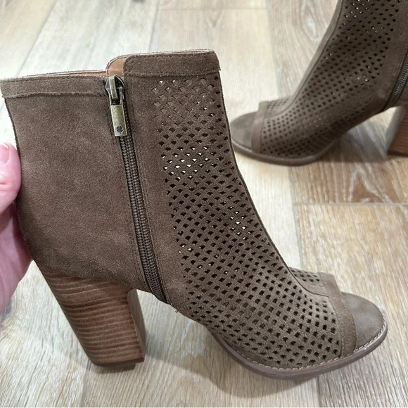 Lucky Brand Women's Lakyn Brown Leather Peep Toe Heeled Ankle Booties Sz 10 GUC - Picture 3 of 13